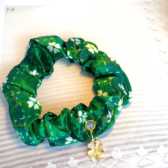 St. Patrick’s Scrunchie - Picture 2 of 7